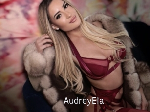AudreyEla Anal Fist