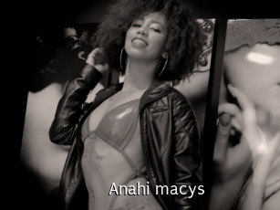 Anahi_macys