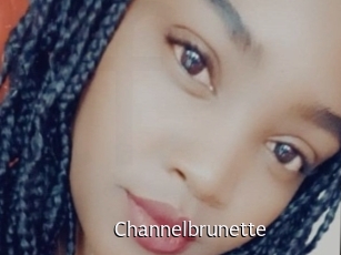Channelbrunette