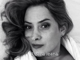 leana_leana Anal Fist
