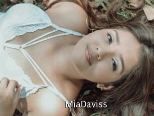 MiaDaviss