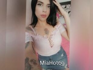 MiaHot69