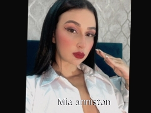 Mia_anniston