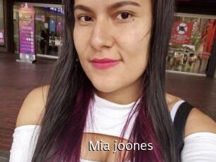 Mia_joones