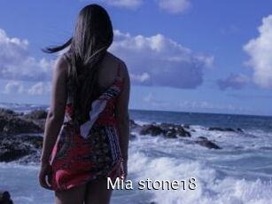 Mia_stone18