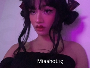 Miaahot19