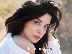 Miacherryxx
