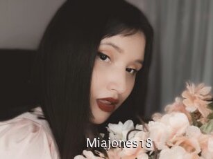 Miajones18