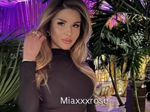 Miaxxxrose