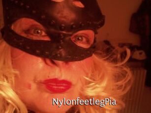 NylonfeetlegPia
