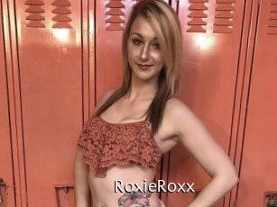 RoxieRoxx Anal Fist