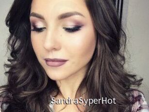 SandraSyperHot